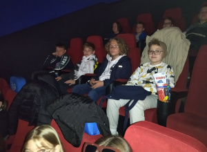 Wycieczka klas V do kina w Łodzi
